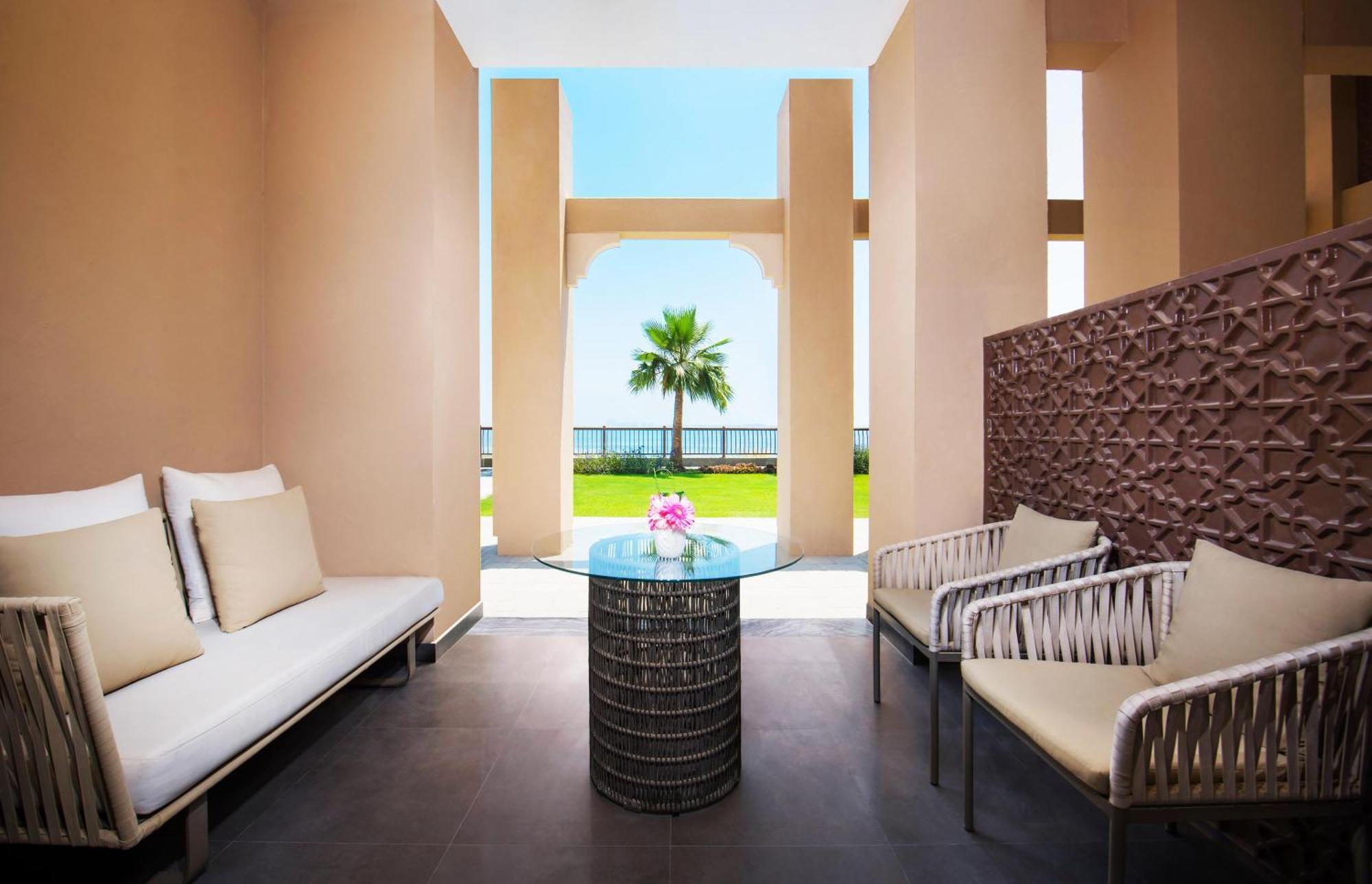 Quarto Família com Varanda e Vista do Mar